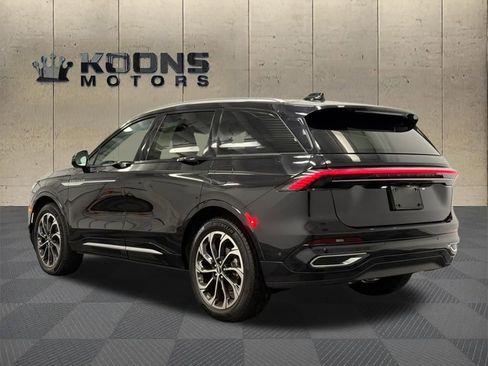 Used 2024 Lincoln Nautilus Reserve image 6