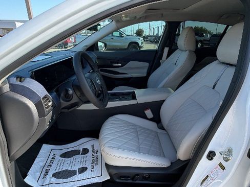 Used 2026 Nissan Sentra SL w/ Floor Mat Package FWD image 10