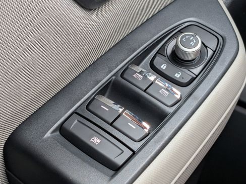 Certified 2025 Subaru Forester Premium w/ Protection Package image 23