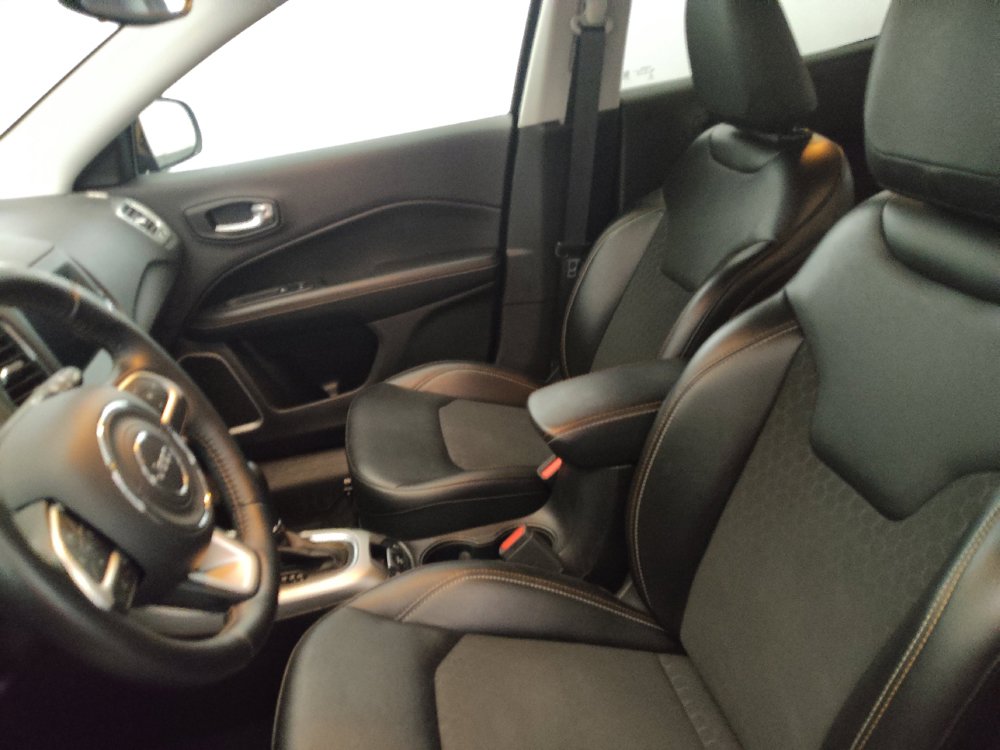Used 2019 Jeep Compass Latitude w/ Cold Weather Group AWD/4WD image 17