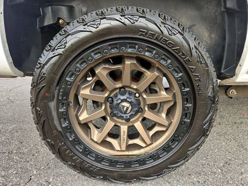 Used 2005 Chevrolet Tahoe LS w/ Cargo Package image 26