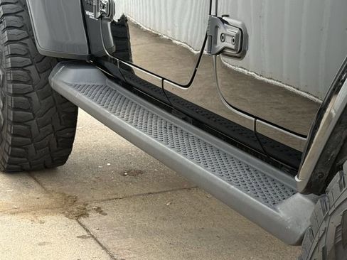 Used 2021 Jeep Wrangler Unlimited Sahara image 8