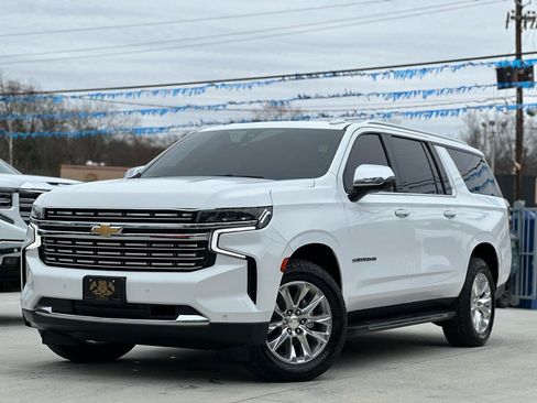 Used 2022 Chevrolet Suburban Premier AWD/4WD image 3