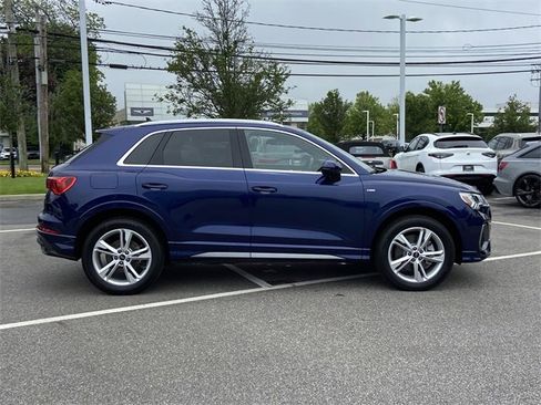 Used 2024 Audi Q3 2.0T Premium w/ Convenience Package image 5