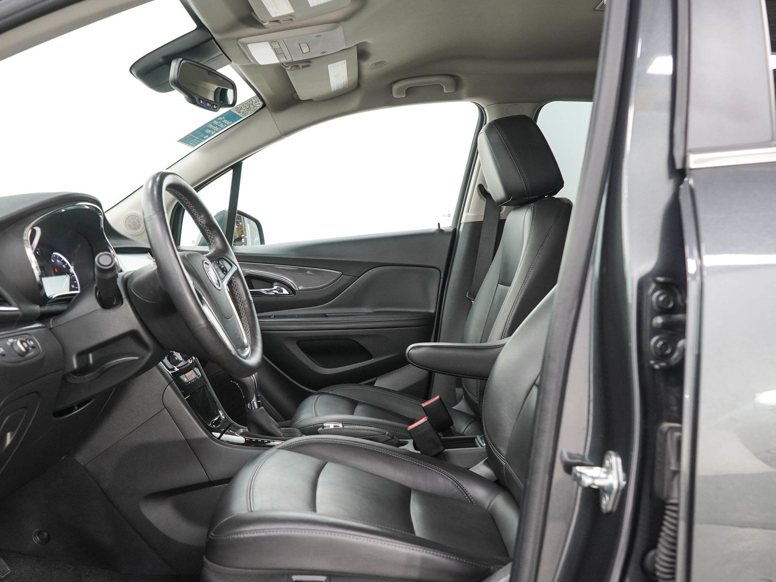 Used 2018 Buick Encore Essence AWD/4WD image 22