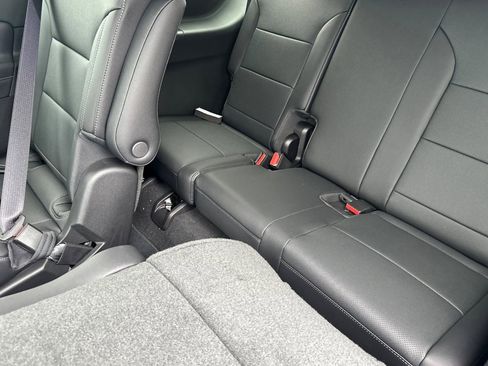 New 2025 Chevrolet Traverse LT w/ Enhanced Driving Package image 17