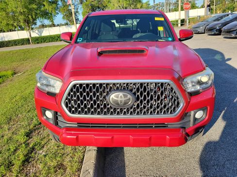 Used 2018 Toyota Tacoma TRD Sport image 10