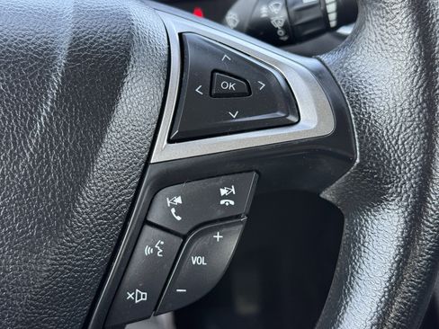 Used 2020 Ford Fusion SE image 28