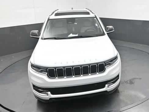 Used 2024 Jeep Wagoneer 4WD w/ Premium Group I image 33