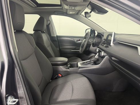 Used 2025 Toyota RAV4 XLE w/ Convenience Package image 10