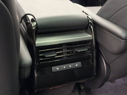 Used 2025 Land Rover Range Rover Sport SE image 20