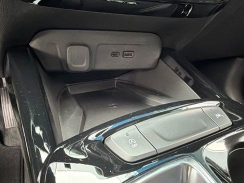 New 2026 Chevrolet Trax RS w/ Sunroof Package FWD image 24