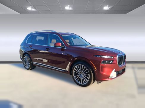 Used 2026 BMW X7 xDrive40i AWD/4WD image 7