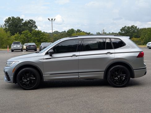 Used 2023 Volkswagen Tiguan SE R-Line FWD image 7