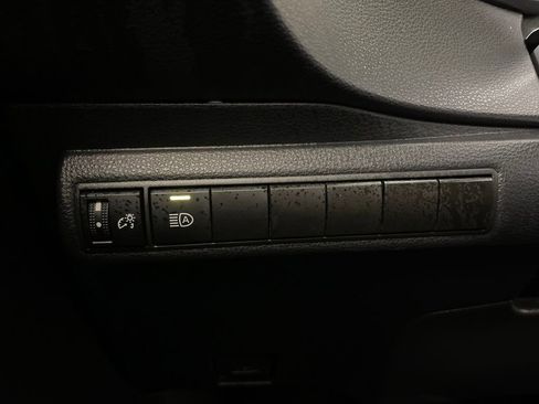 Certified 2024 Toyota Corolla LE image 28