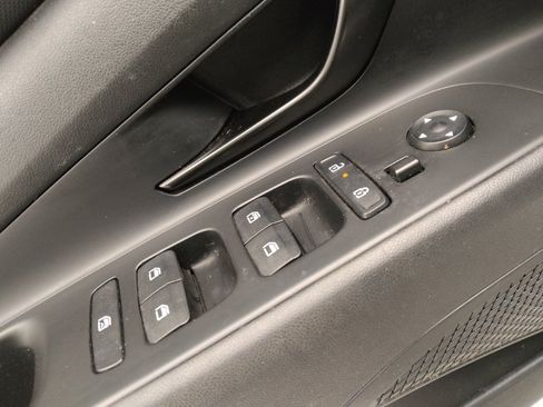 Used 2025 Hyundai Elantra Sport FWD image 27