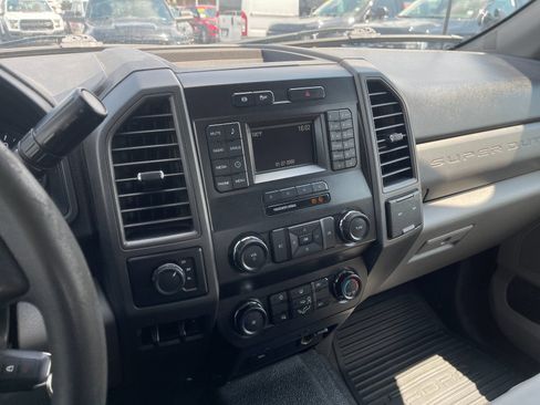 Used 2019 Ford F350 XL w/ Power Equipment Group AWD/4WD image 19