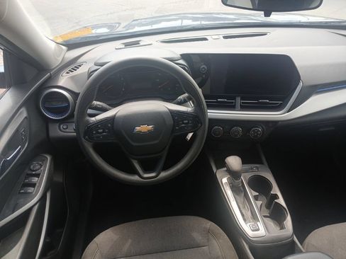 Used 2024 Chevrolet Trax LS FWD image 25