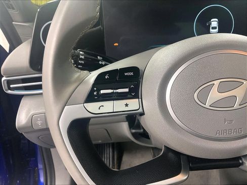 Used 2025 Hyundai Elantra SEL image 23