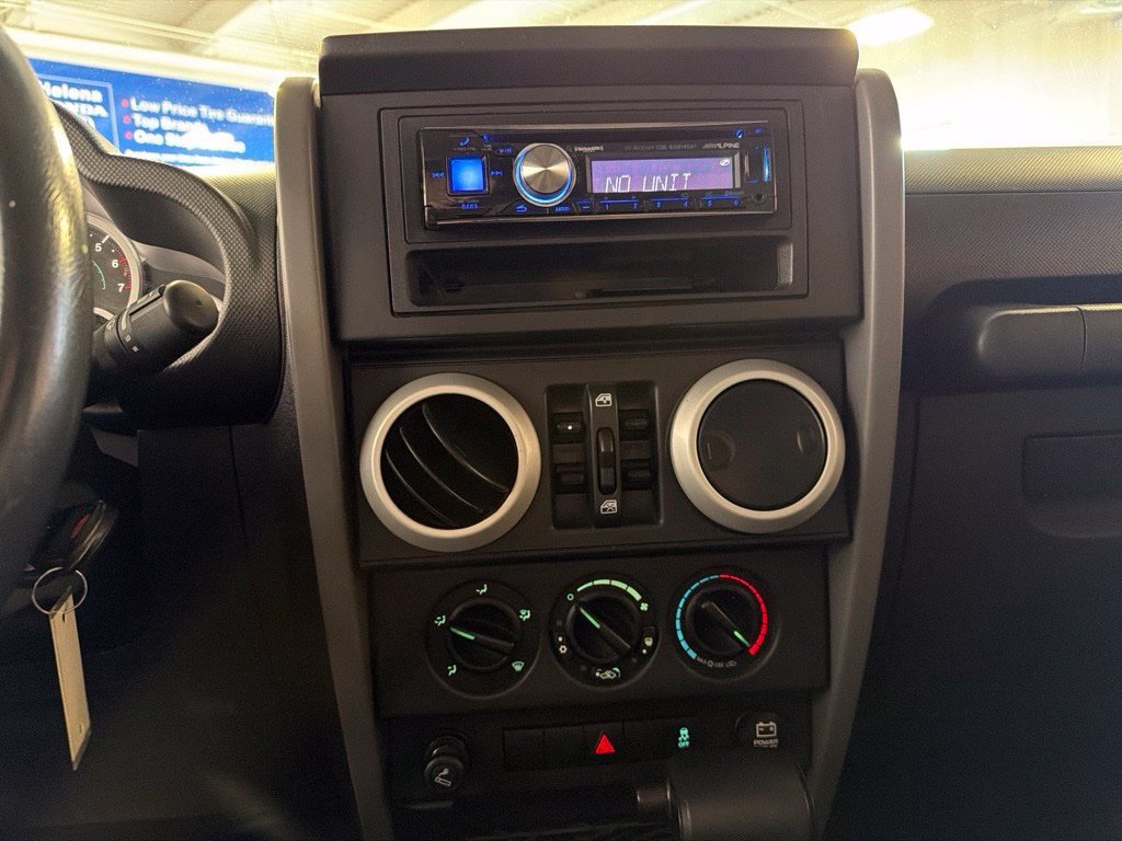 Used 2010 Jeep Wrangler Unlimited Sahara AWD/4WD image 7