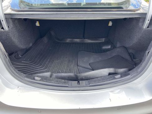 Used 2018 Ford Fusion SE w/ Equipment Group 201A FWD image 10