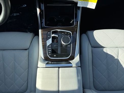 Certified 2025 BMW X5 xDrive40i w/ M Sport Package image 28