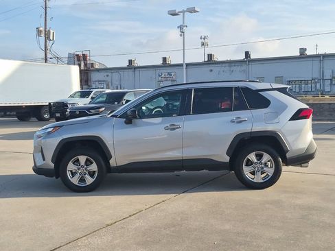 Used 2024 Toyota RAV4 LE AWD/4WD image 3