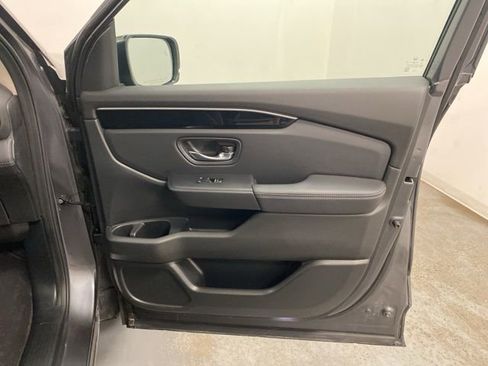 Certified 2025 Honda Pilot Touring image 27