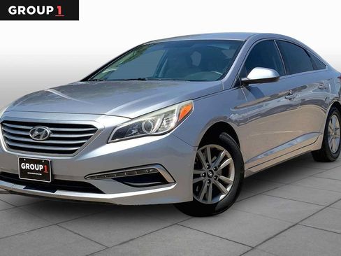 Used 2015 Hyundai Sonata SE FWD image 1