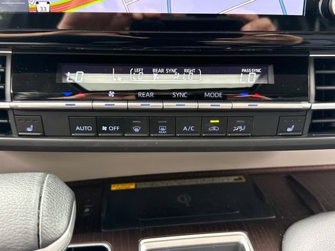 Used 2021 Toyota Sienna XLE w/ XLE Plus Package AWD/4WD image 30