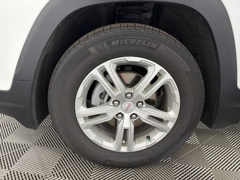Used 2023 GMC Terrain SLE FWD image 13
