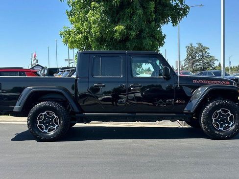 Used 2023 Jeep Gladiator Mojave w/ Cold Weather Group AWD/4WD image 3