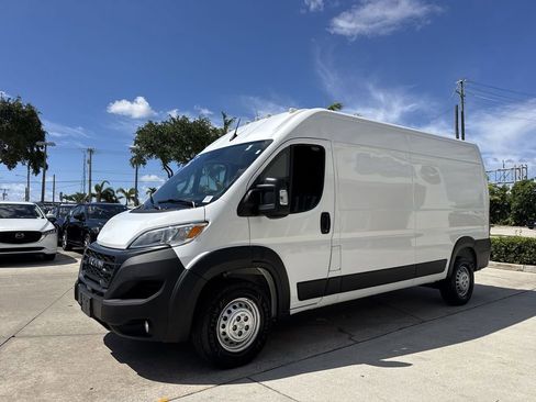 Used 2024 RAM ProMaster 2500 w/ Convenience Group FWD image 28