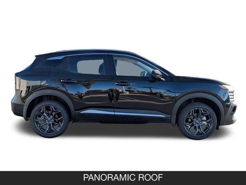 New 2026 Nissan Kicks SR w/ SR Premium Package FWD image 6