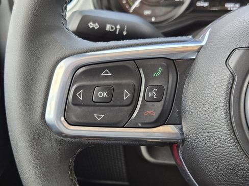 Used 2025 Jeep Wrangler Unlimited Sahara w/ Safety Group AWD/4WD image 28