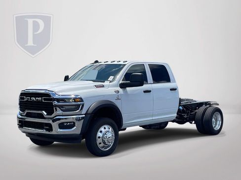 New 2026 RAM 5500 Tradesman w/ Chrome Appearance Group AWD/4WD image 4