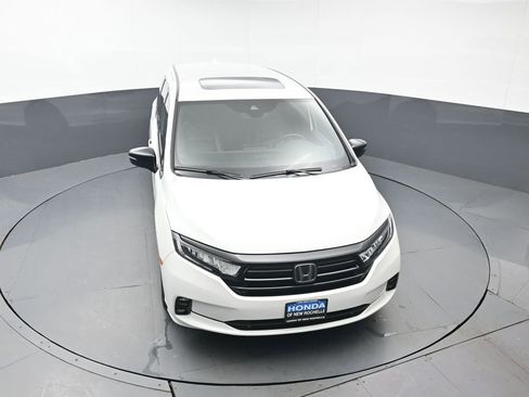 Certified 2023 Honda Odyssey Sport image 50