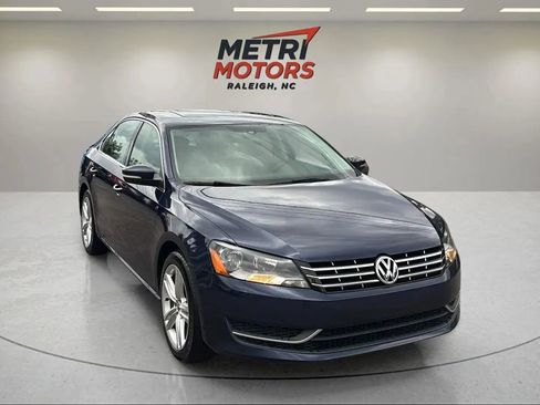 Used 2014 Volkswagen Passat TDI SE image 3