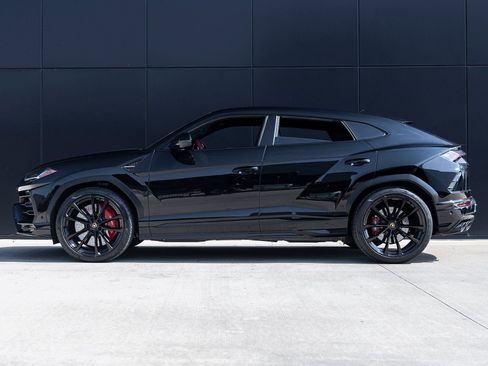 Used 2022 Lamborghini Urus image 9