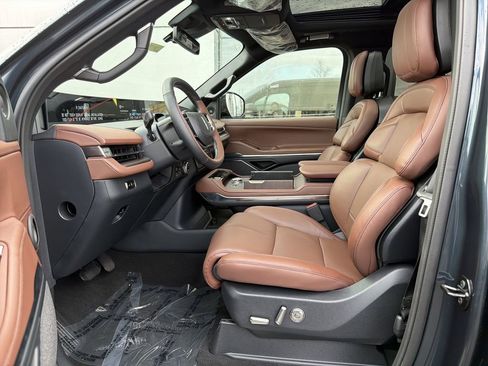 New 2026 Lincoln Navigator L Reserve AWD/4WD image 5
