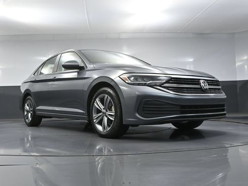 Used 2024 Volkswagen Jetta SE FWD image 44