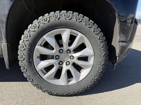 Used 2019 Chevrolet Silverado 1500 Custom w/ Custom Value Package image 4