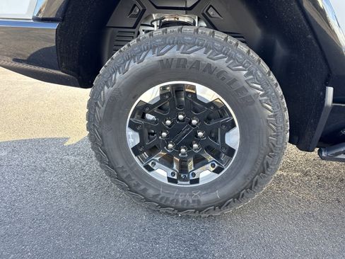 New 2025 GMC Hummer EV 3X w/ Battery Pack, 24 Module Pack image 36