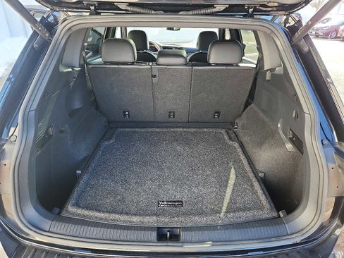 Used 2022 Volkswagen Tiguan SE R-Line image 29