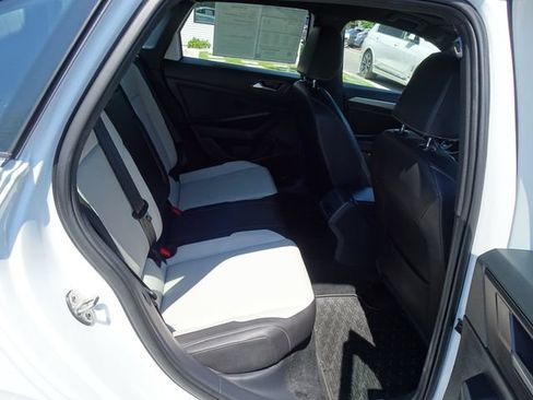 Used 2019 Volkswagen Jetta R-Line FWD image 18