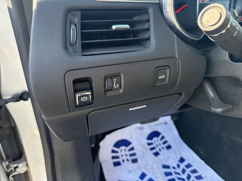 Used 2019 Chevrolet Impala LT image 40