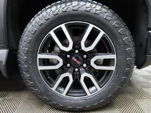 Used 2024 GMC Sierra 1500 AT4 w/ Technology Package image 8