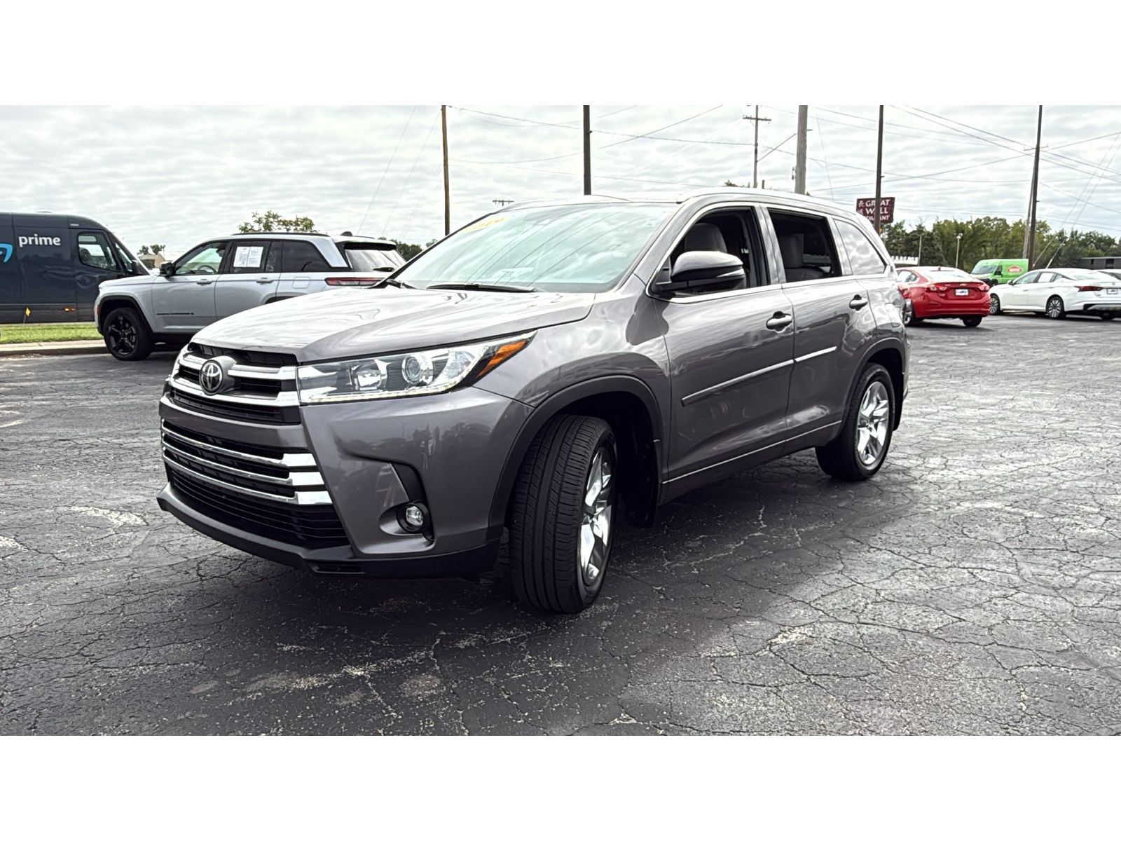 Used 2019 Toyota Highlander Limited AWD/4WD image 3