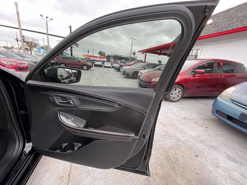Used 2016 Chevrolet Impala LT w/ Leather Package FWD image 8
