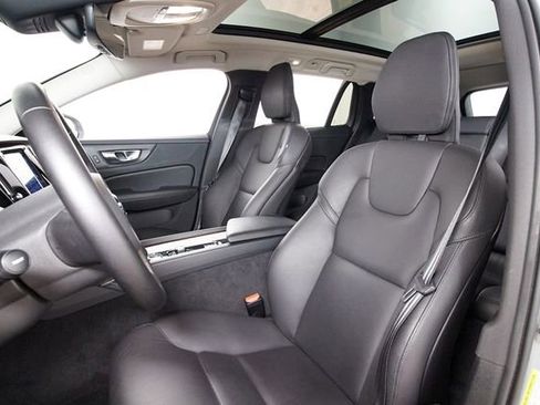 Certified 2025 Volvo V60 B5 Cross Country Plus AWD/4WD image 18